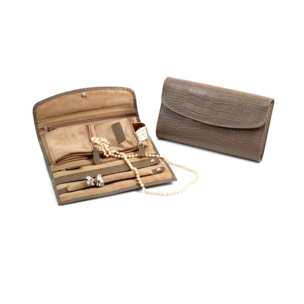 | bey•berk | Jewelry Clutch